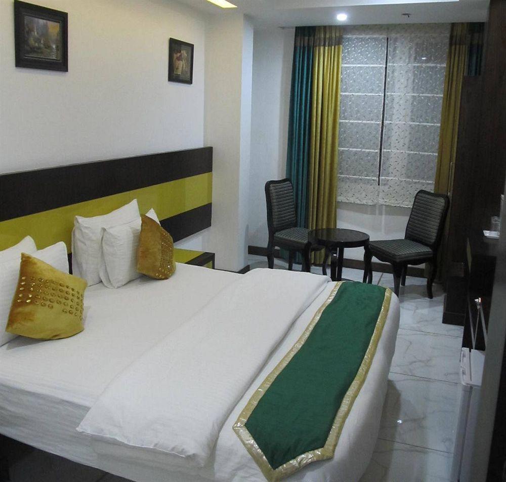 Hotel Le Benz - Free Airport Pick-up