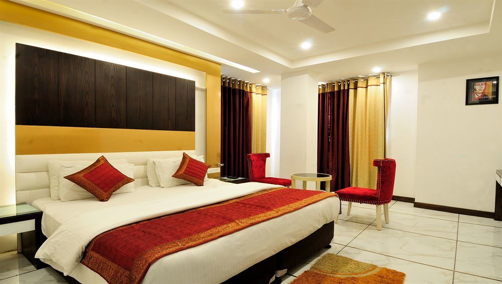 Hotel Le Benz - Free Airport Pick-up 3*