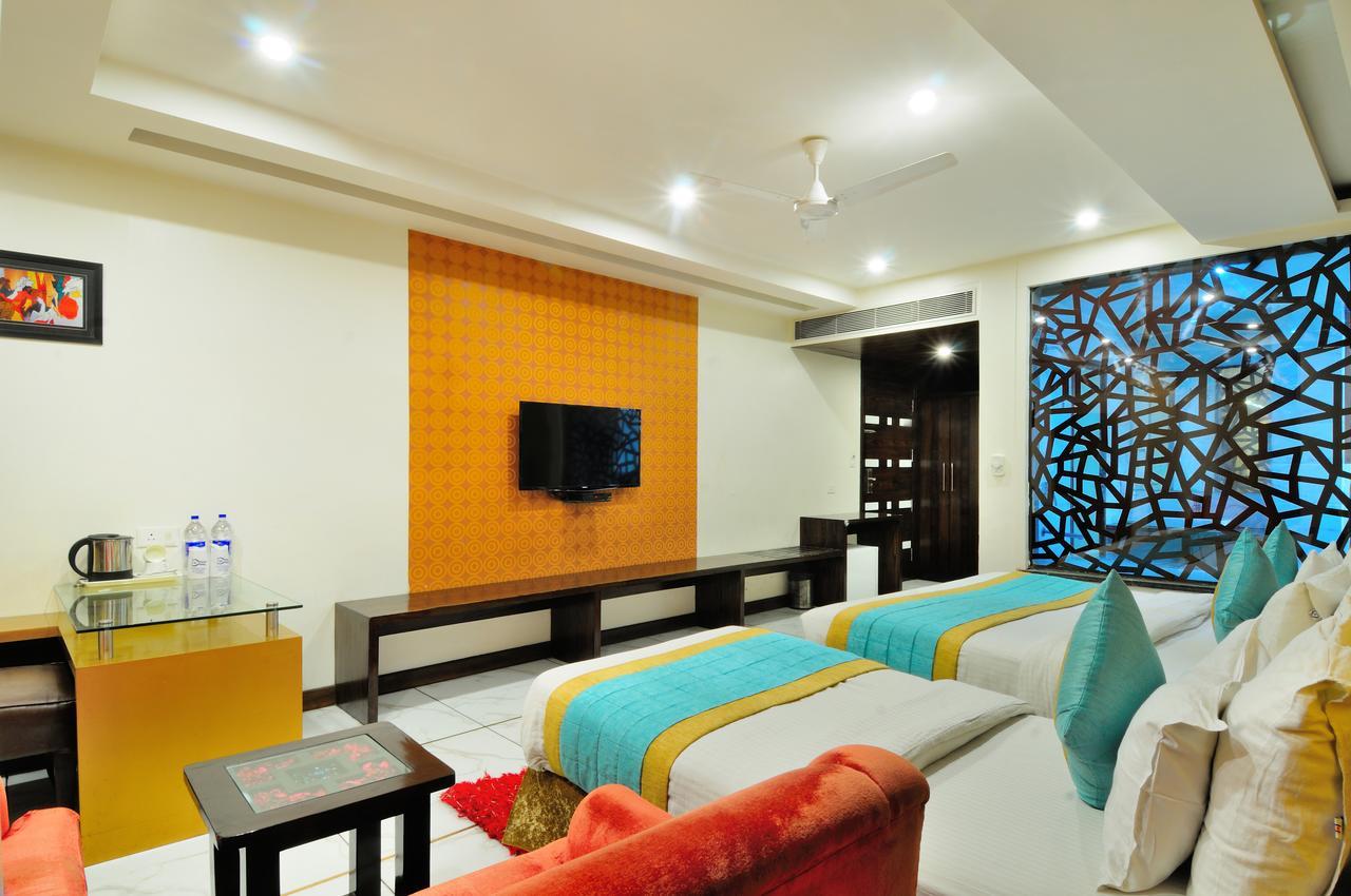 Le Benz - Free Airport Pick-up Hotel 3*