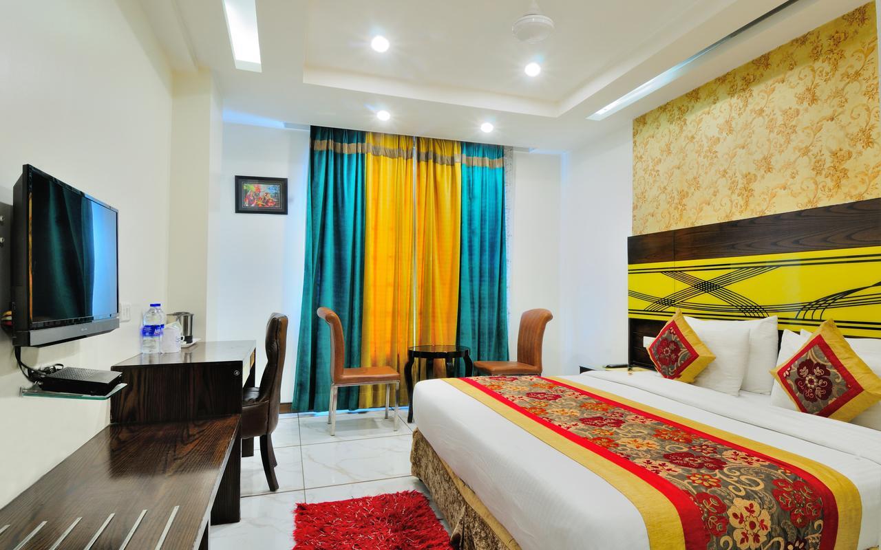 Le Benz - Free Airport Pick-up 3* New Delhi