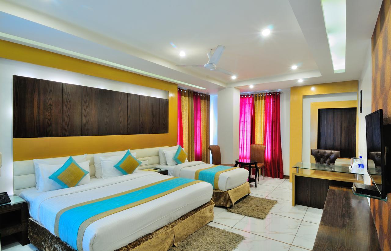 Hotel Le Benz - Free Airport Pick-up 3*