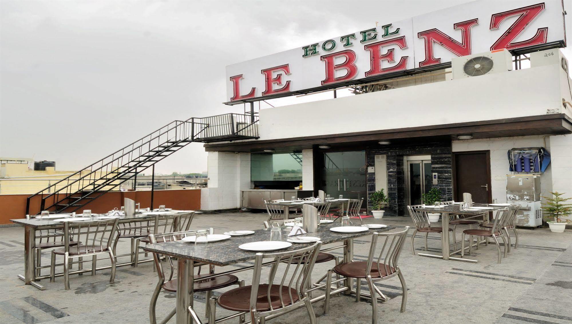 Le Benz - Free Airport Pick-up Hotel 3*