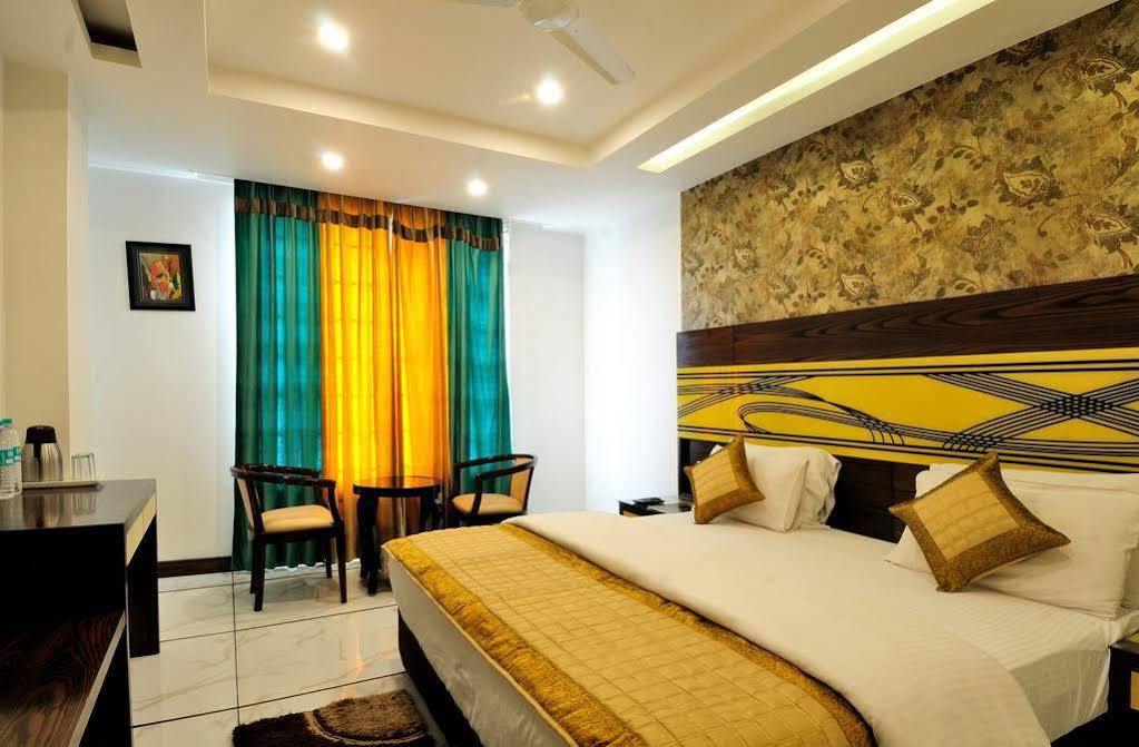 Hotel Le Benz - Free Airport Pick-up 3*