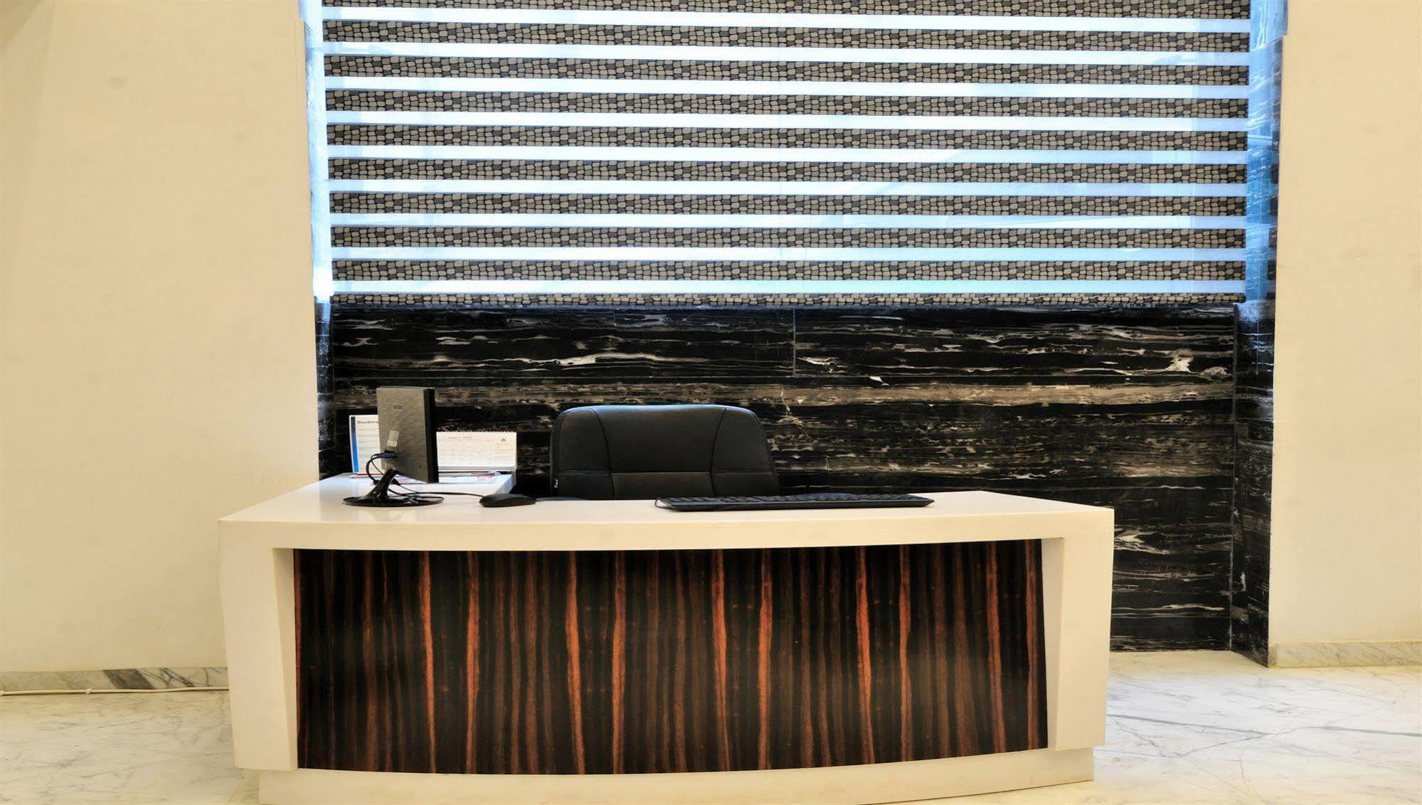Hotel Le Benz - Free Airport Pick-up 3*
